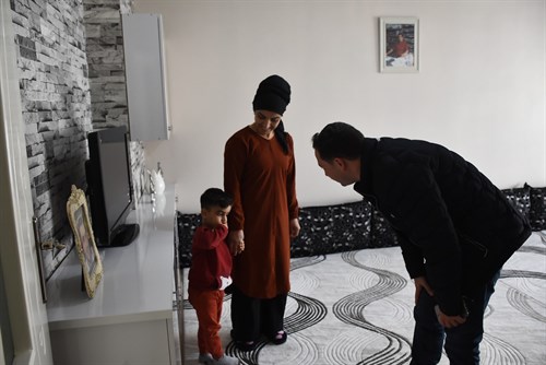 Kaymakam/Belediye V. Ercan Kayabaşı, Şehit Şivan Çetin'in Ailesini ziyaret Etti.